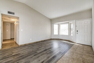 1811 N Cheri Lynn Dr in Chandler, AZ - Foto de edificio - Building Photo