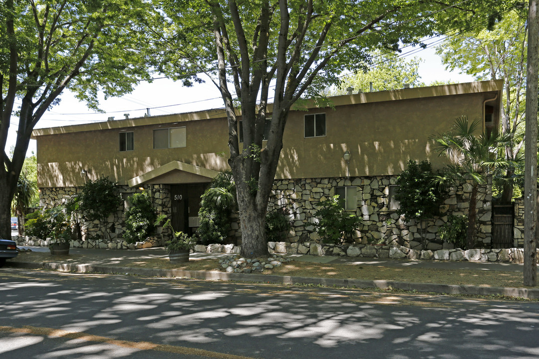 23rd & F St Apartments in Sacramento, CA - Building Photo