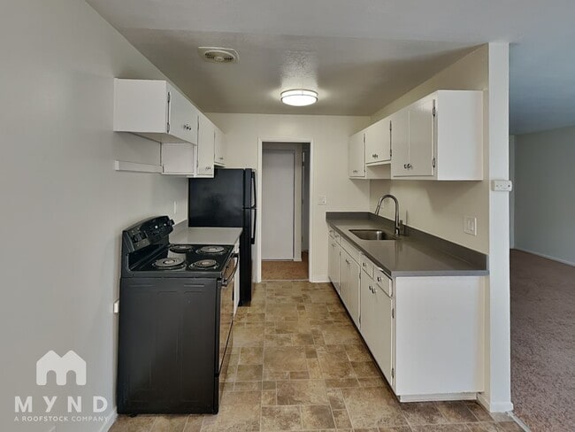 240 Athol Ave in Oakland, CA - Building Photo - Building Photo