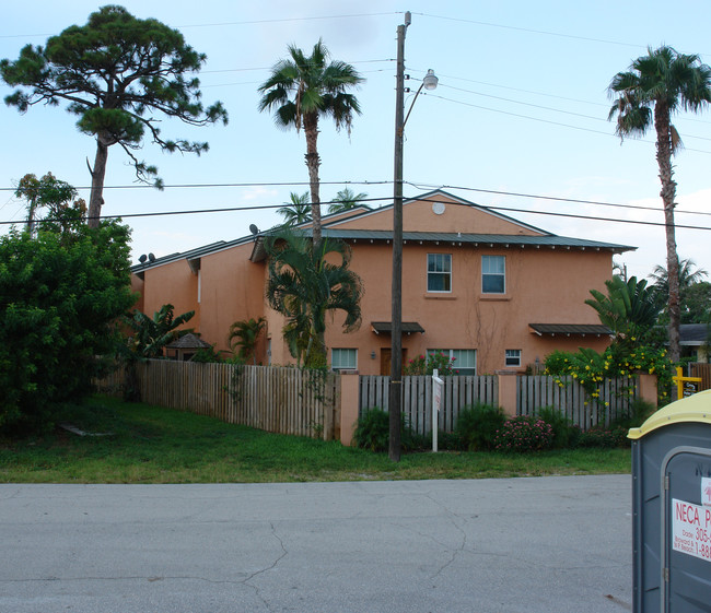 720 SE 14th Ct in Fort Lauderdale, FL - Foto de edificio - Building Photo