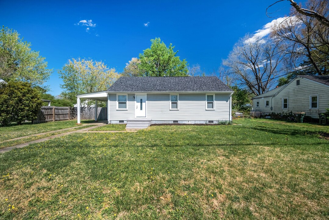 1202 Wilkins Dr in Williamsburg, VA - Building Photo