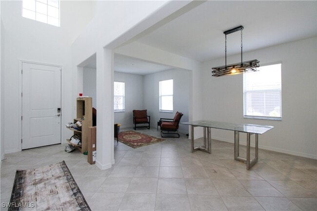 2213 Avocado Ln in Naples, FL - Foto de edificio - Building Photo