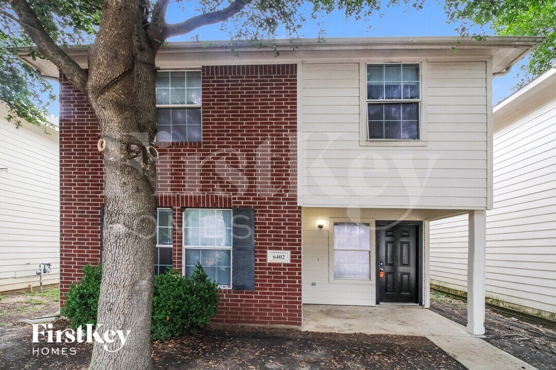 6402 Mountain Pines Ln in Katy, TX - Foto de edificio