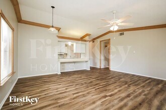 17424 Kentucky Rd in Ft. Myers, FL - Foto de edificio - Building Photo