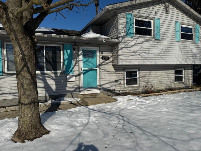 4532 Paxton Dr S in Hilliard, OH - Building Photo - Building Photo