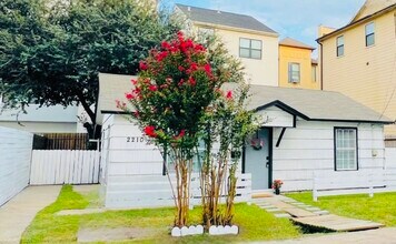 2210 Detering St in Houston, TX - Building Photo - Building Photo