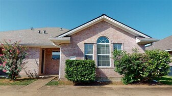 2324 Trace Meadows in College Station, TX - Building Photo