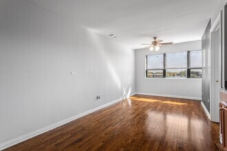 7616 N Marshfield Ave in Chicago, IL - Building Photo - Building Photo