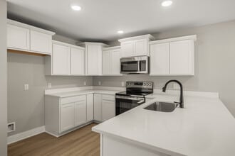 2395 Emma Ave in Des Moines, IA - Building Photo - Building Photo