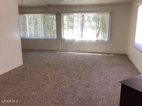 5174 61st St W in Rosamond, CA - Foto de edificio - Building Photo