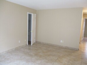 1061 Naranca Ave in El Cajon, CA - Building Photo - Building Photo
