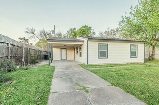 4817 Van Fleet St in Houston, TX - Building Photo