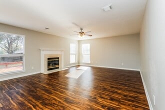 10410 Enchanted in Montgomery, TX - Building Photo - Building Photo