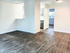 Alba Gardens in Kent, WA - Building Photo - Building Photo