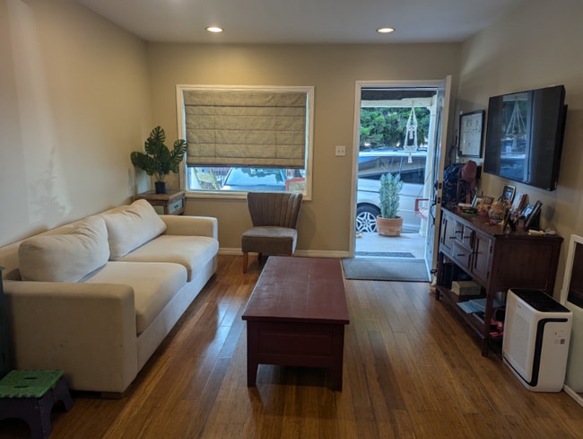 518 S Kern Ave in Los Angeles, CA - Building Photo - Building Photo