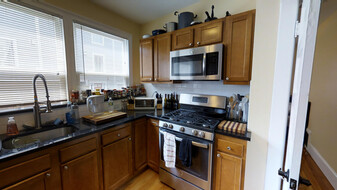 332 Beacon St, Unit 1 Apartamentos