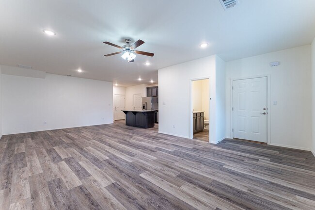 4211 W Santa Fe St in Fayetteville, AR - Building Photo - Building Photo