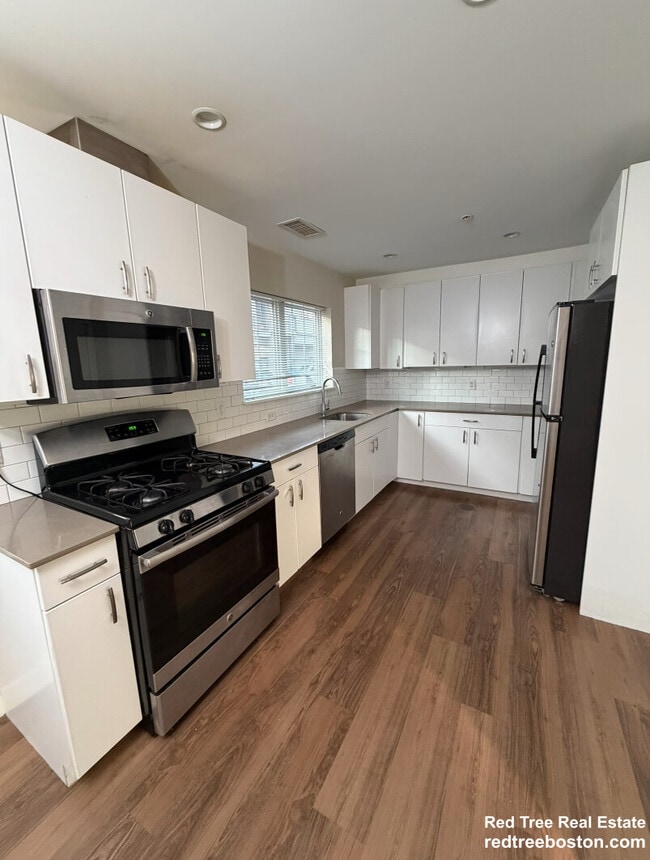 property at 10 Myrtle St