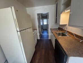 717 SE 27th St in Oklahoma City, OK - Foto de edificio - Building Photo