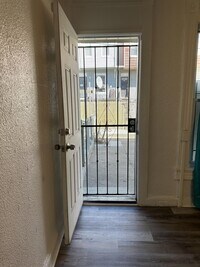 721 N Streeper St photo'