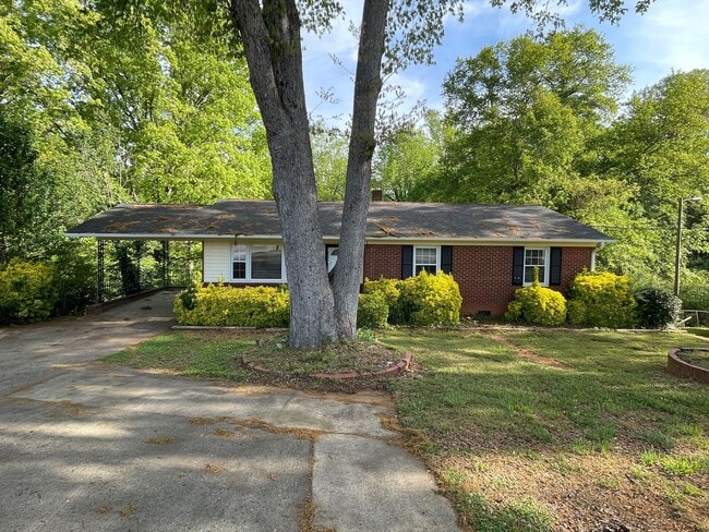 property at 821 E Main St