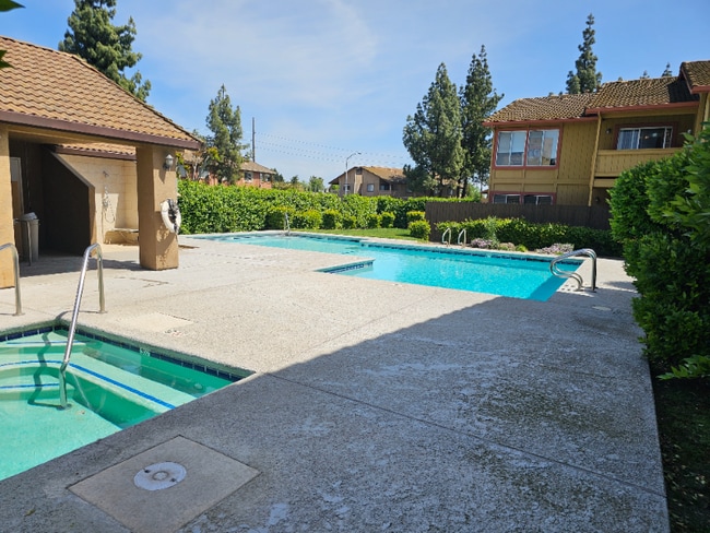 468 Cherry Ln in Manteca, CA - Building Photo - Building Photo
