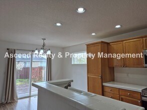 17317 NW La Paloma Ln in Beaverton, OR - Building Photo - Building Photo