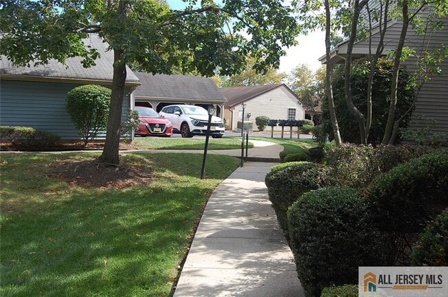 124 Concordia Cir in Monroe Township, NJ - Building Photo - Building Photo