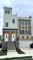 476 Meade St in Orange, NJ - Building Photo