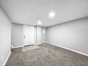 4004 E 123 Terrace in Grandview, MO - Building Photo - Building Photo