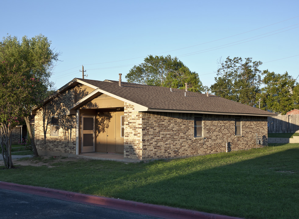 St. George's Court in Austin, TX - Building Photo