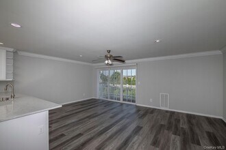 170 Overlook Dr in Farmingville, NY - Building Photo - Building Photo