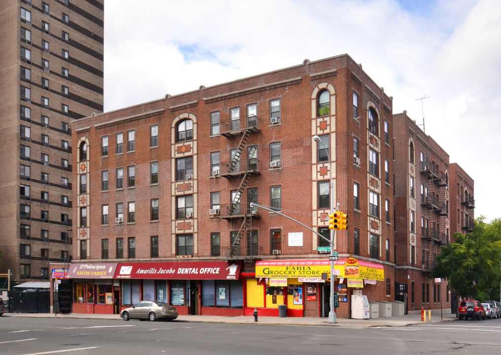 2125 Southern Blvd in Bronx, NY - Building Photo