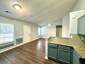 8200 Reames Rd in Charlotte, NC - Building Photo - Building Photo