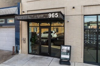 965 Frankford in Philadelphia, PA - Foto de edificio - Building Photo