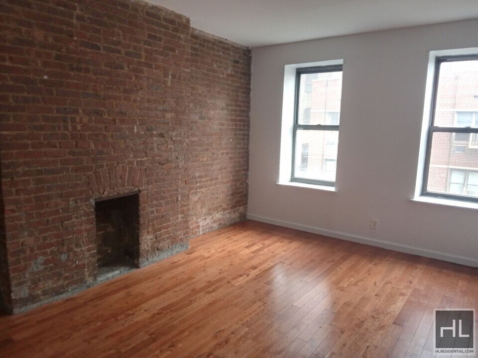 EAST 89 STREET in New York, NY - Building Photo