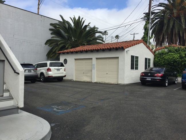 107 Avenida Miramar in San Clemente, CA - Building Photo - Building Photo