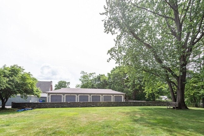 249 County St, Unit 2 in Attleboro, MA - Building Photo - Building Photo