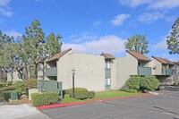 Building - Maya Linda Apartamentos in San Diego, California