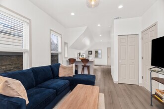 2846 N Troy St in Chicago, IL - Building Photo - Building Photo