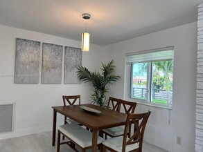 1350 SW 57th Ave in Plantation, FL - Foto de edificio - Building Photo