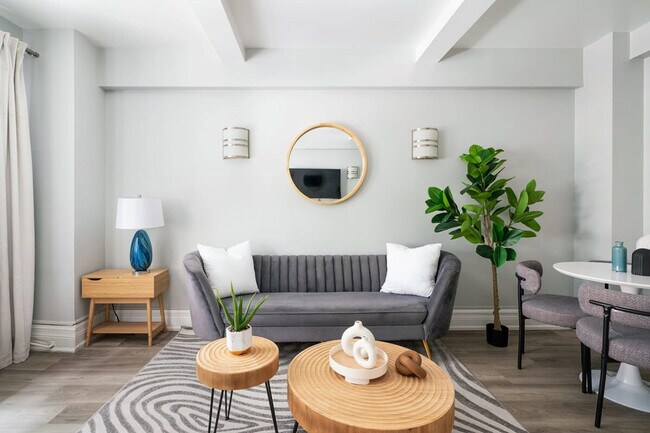 238 W 73rd St in New York, NY - Building Photo - Building Photo