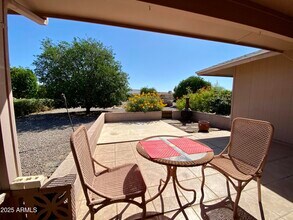 10422 W Meade Dr in Sun City, AZ - Foto de edificio - Building Photo