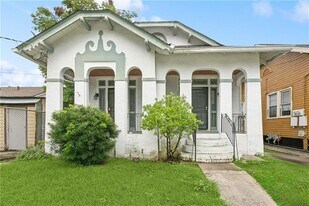 2025 Lowerline St in New Orleans, LA - Building Photo