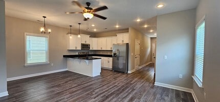815 W Spring St in Lebanon, TN - Building Photo - Building Photo