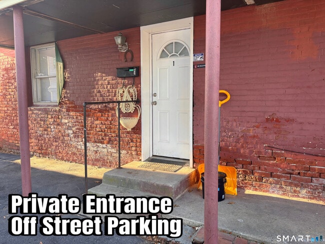 12 Mountain Ave in New London, CT - Building Photo - Building Photo