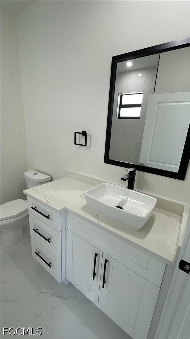 528 Raintree St E in Lehigh Acres, FL - Building Photo - Building Photo