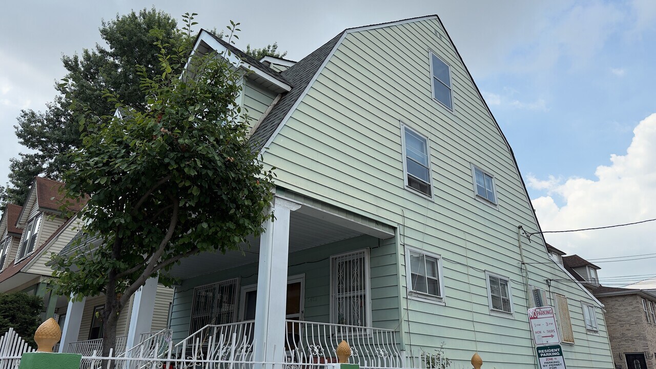 2521 John F Kennedy Blvd, Unit 1 in Jersey City, NJ - Building Photo