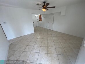 859 NW 16th Terrace in Fort Lauderdale, FL - Building Photo - Building Photo