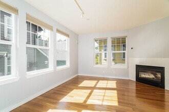 5430 California Ave SW in Seattle, WA - Building Photo - Building Photo